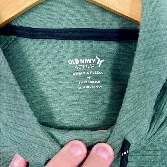 Old Navy Dynamic Fleece Pullover - Picture 4 of 5